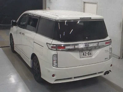 Статистика аукционов Nissan Elgrand