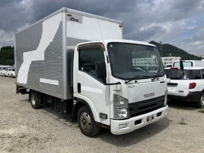 Isuzu Elf