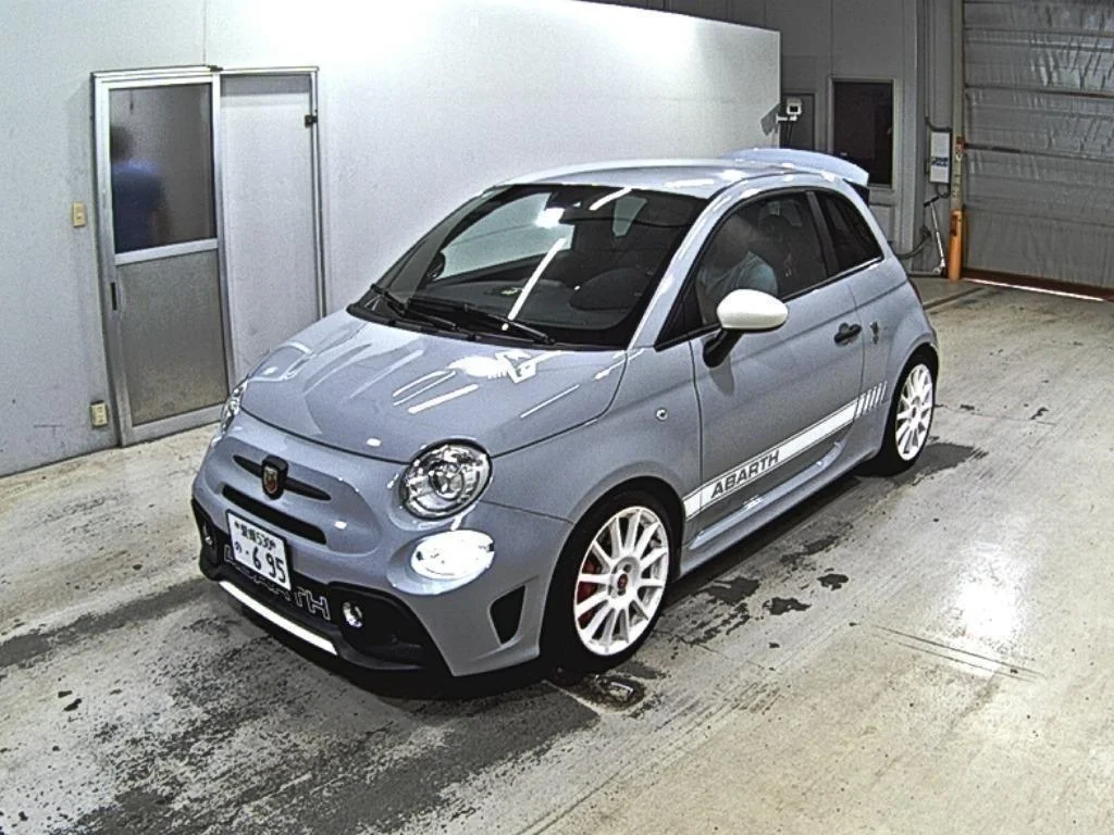 Fiat ABARTH 695 ESSEESSE  с аукциона в Японии