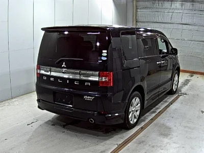 Mitsubishi Delica D:5