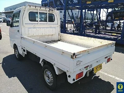 Nissan NT100 Clipper