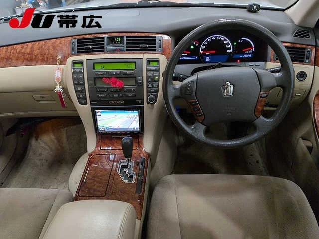 Toyota Crown  с аукциона в Японии