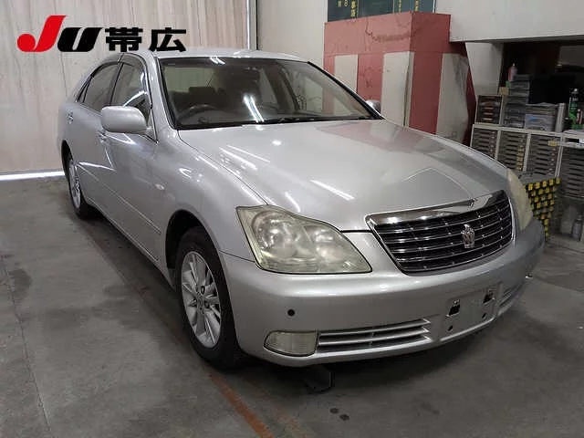 Toyota Crown  с аукциона в Японии