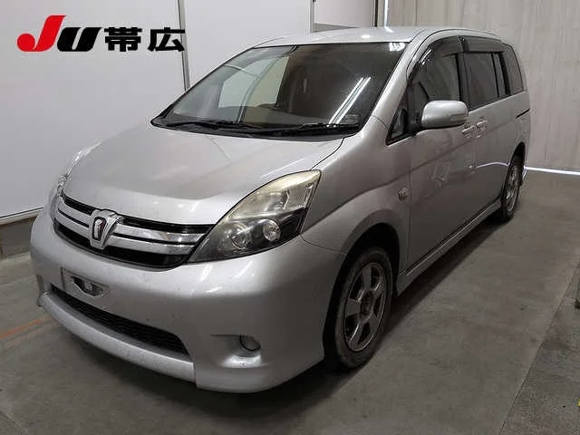 Toyota Isis  с аукциона в Японии