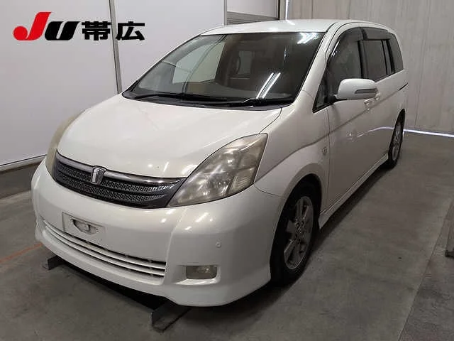 Toyota Isis  с аукциона в Японии