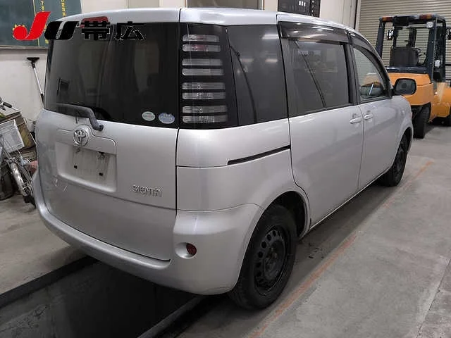 Toyota Sienta  с аукциона в Японии