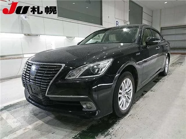Toyota Crown  с аукциона в Японии