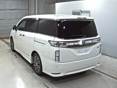 Статистика аукционов Nissan Elgrand