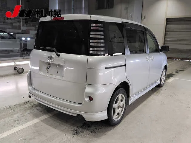 Toyota Sienta  с аукциона в Японии