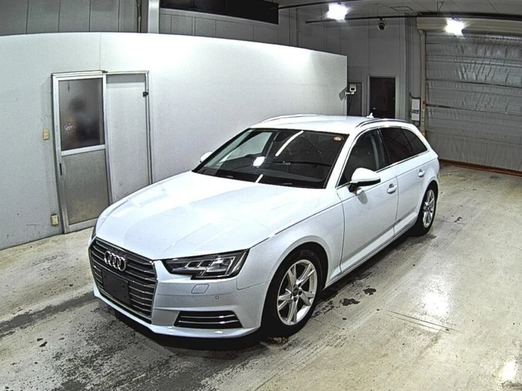 Audi A4 Avant  с аукциона в Японии