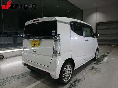 HONDA N BOX SLASH