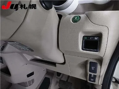 HONDA N BOX SLASH