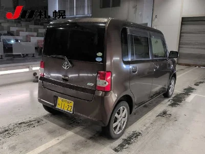 Toyota Pixis Space