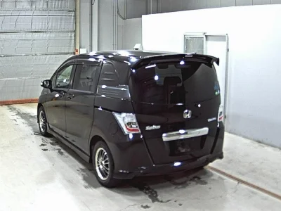 HONDA FREED SPIKE