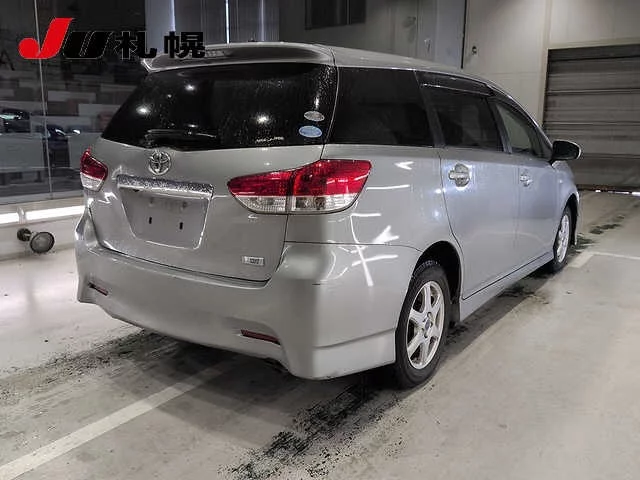 Toyota Wish  с аукциона в Японии