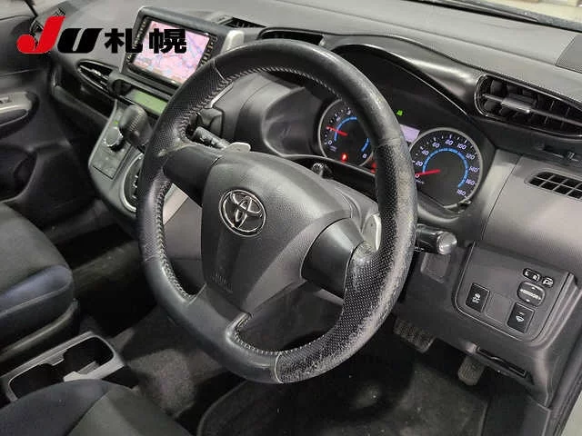 Toyota Wish  с аукциона в Японии