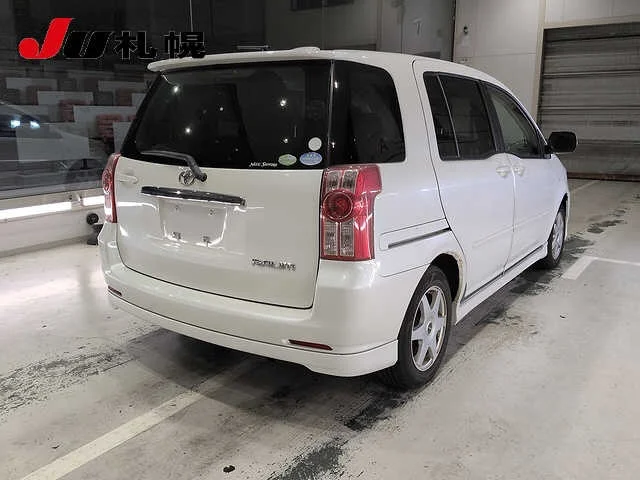 Toyota Raum  с аукциона в Японии