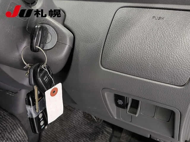 Toyota Raum  с аукциона в Японии