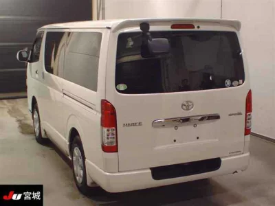 Toyota HiAce Van