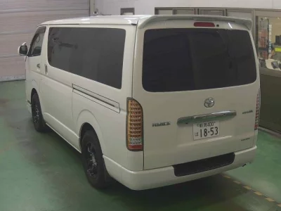 Toyota HiAce Van