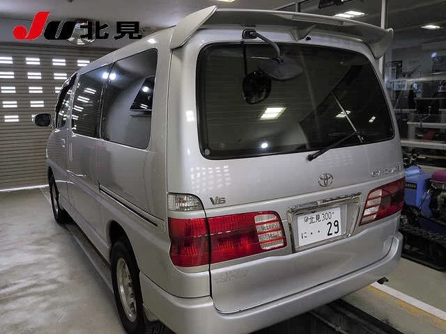 Toyota Granvia  с аукциона в Японии