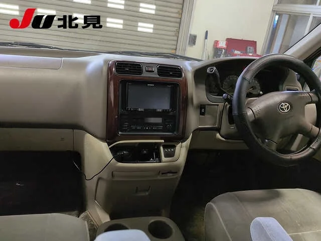 Toyota Granvia  с аукциона в Японии