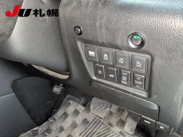 Nissan Elgrand  с аукциона в Японии