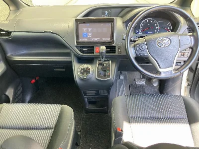 Статистика аукционов Toyota Voxy