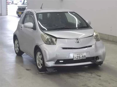Toyota iQ