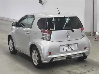 Toyota iQ