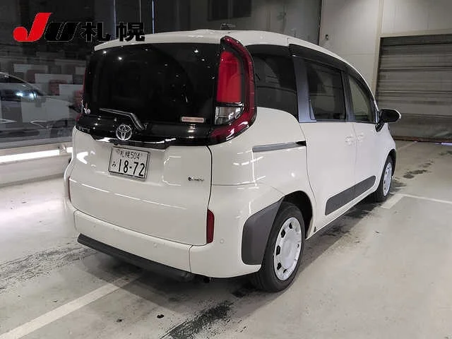 Toyota Sienta  с аукциона в Японии