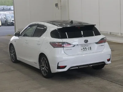 Lexus CT200h