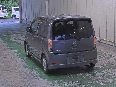 Nissan Otti