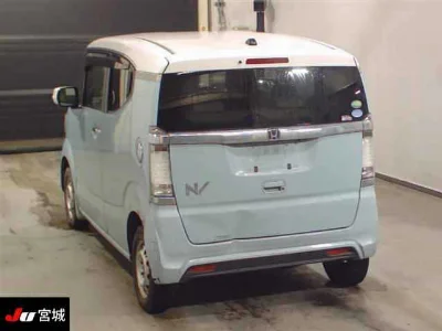 HONDA N BOX SLASH