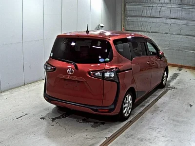 Toyota Sienta