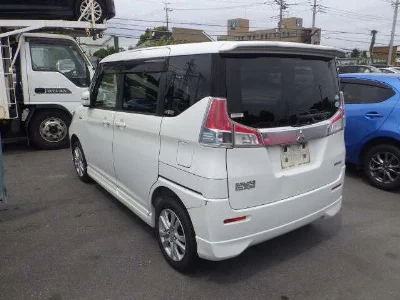 Mitsubishi Delica D:2
