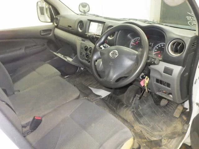 Nissan NV350 Caravan  с аукциона в Японии