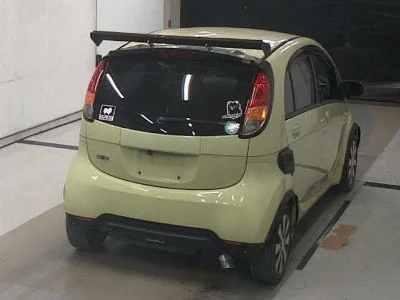 Mitsubishi i