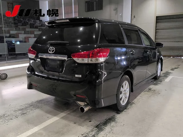 Toyota Wish  с аукциона в Японии