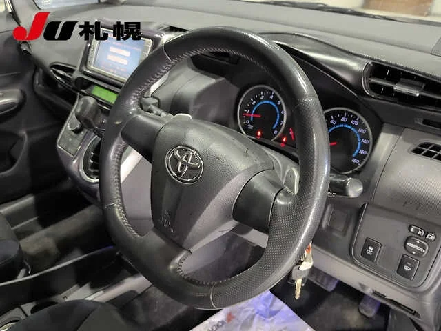 Toyota Wish  с аукциона в Японии