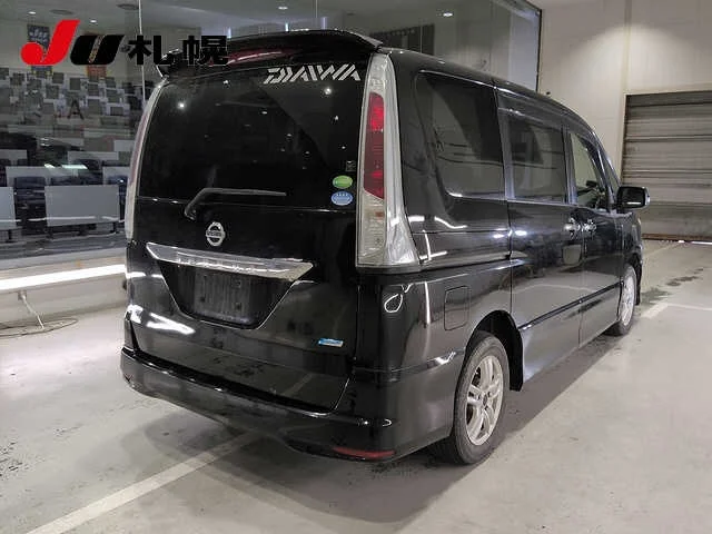 Nissan Serena  с аукциона в Японии