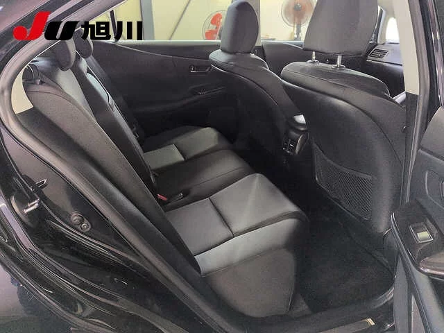 Lexus HS250h  с аукциона в Японии