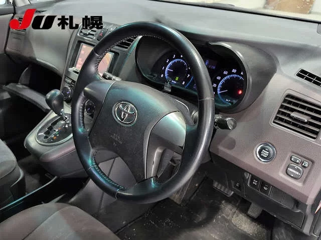 Toyota Mark X Zio  с аукциона в Японии