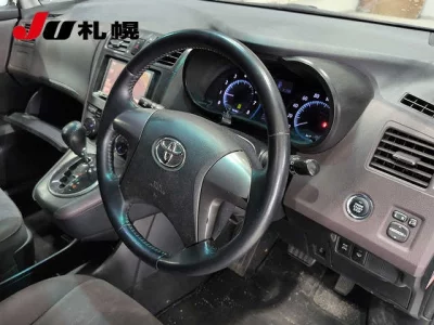 Toyota Mark X Zio