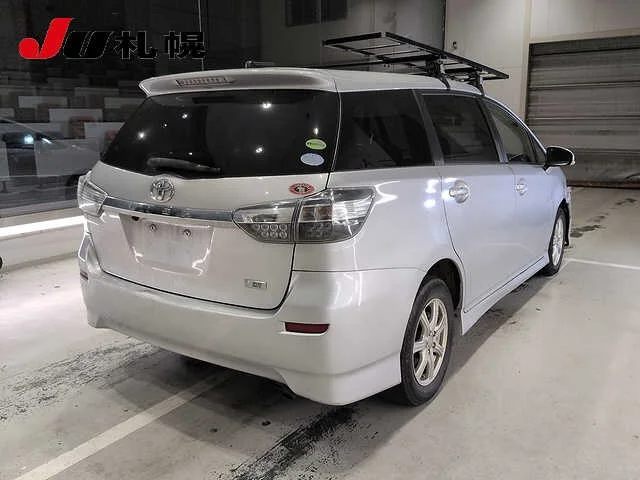 Toyota Wish  с аукциона в Японии