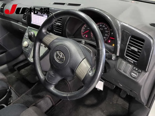 Toyota Wish  с аукциона в Японии