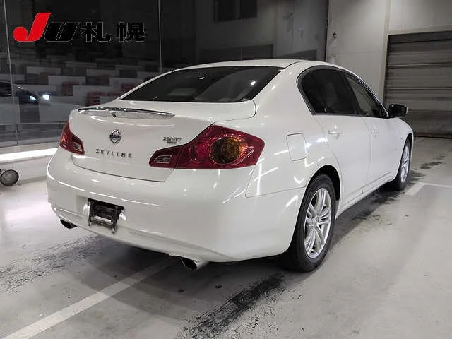 Nissan Skyline  с аукциона в Японии