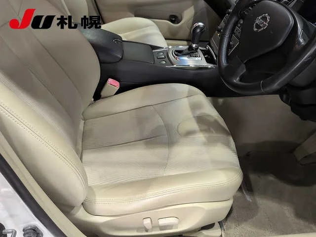 Nissan Skyline  с аукциона в Японии