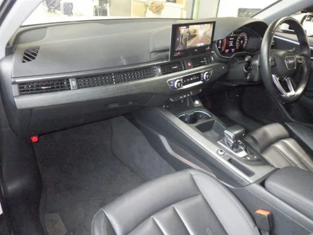 Audi A4 Avant  с аукциона в Японии