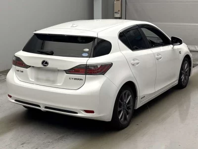 Lexus CT200h